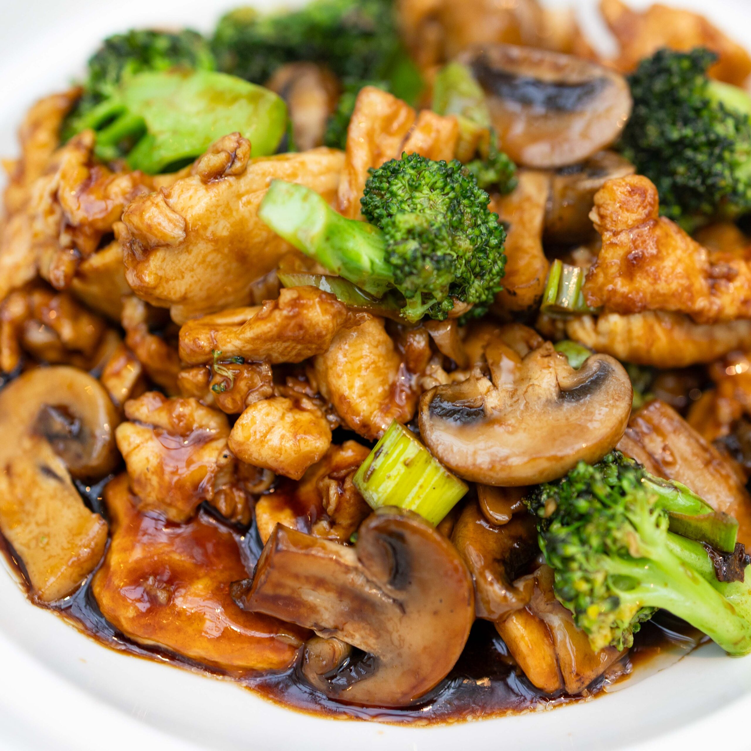 Huehnerfleisch_Chamignongs_Brokkoli_AsiaGartenWien